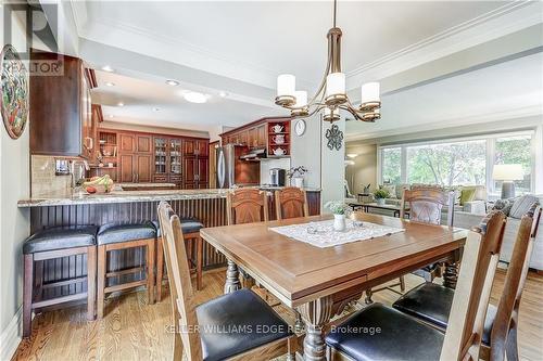 692 Courtland Place, Burlington, ON - Indoor Photo Showing Dining Room