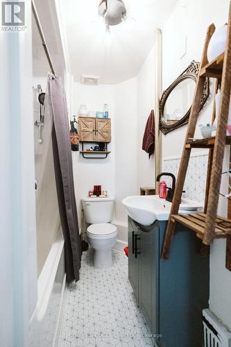 543 Downie Street, Peterborough, ON - Indoor Photo Showing Bathroom