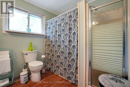 8 Parkhill Drive, Kawartha Lakes, ON - Indoor Photo Showing Bathroom