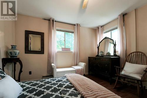 8 Parkhill Drive, Kawartha Lakes, ON - Indoor Photo Showing Bedroom