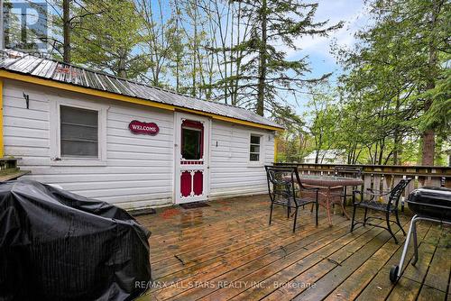 8 Parkhill Drive, Kawartha Lakes, ON - Outdoor With Exterior