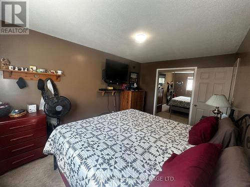 7733 Highway 35, Kawartha Lakes, ON - Indoor Photo Showing Bedroom