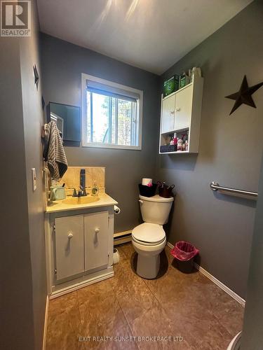 7733 Highway 35, Kawartha Lakes, ON - Indoor Photo Showing Bathroom