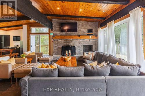 137 Kandahar Lane, Blue Mountains, ON - Indoor Photo Showing Living Room With Fireplace