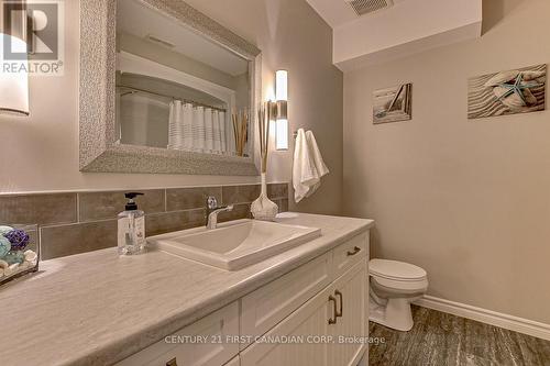142 Old Field Lane, Central Elgin, ON - Indoor Photo Showing Bathroom