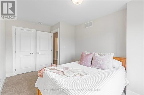 134 Red Pine Street, Blue Mountains, ON - Indoor Photo Showing Bedroom