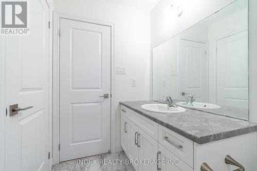 4 - 29 Schuyler Street, Brant, ON - Indoor Photo Showing Bathroom