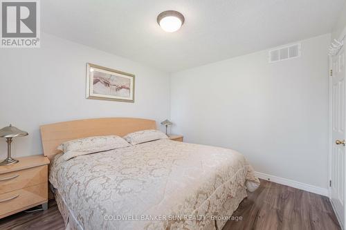 39 Kitchener Avenue, Brantford, ON - Indoor Photo Showing Bedroom