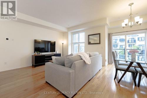 47 Bert Tait Lane, Whitchurch-Stouffville, ON - Indoor Photo Showing Living Room