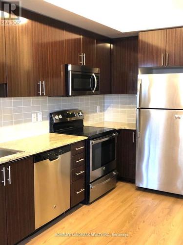 537 - 7171 Yonge Street, Markham, ON - Indoor Photo Showing Kitchen With Upgraded Kitchen