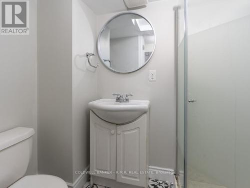417 Rossmount Avenue N, Oshawa, ON - Indoor Photo Showing Bathroom