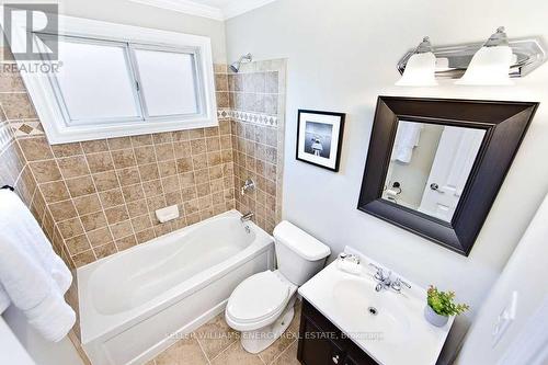 362 Rosedale Drive, Whitby, ON - Indoor Photo Showing Bathroom