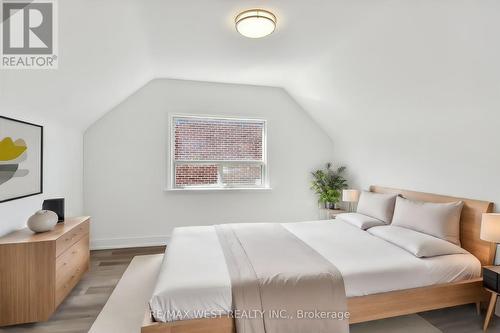Upper - 35 Ingleside Drive, Toronto, ON - Indoor Photo Showing Bedroom