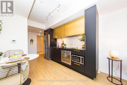 4115 - 85 Wood Street, Toronto, ON - Indoor Photo Showing Kitchen