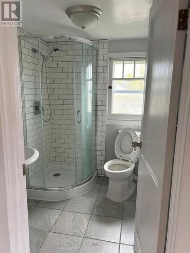 294 Buena Vista Avenue, Oshawa, ON - Indoor Photo Showing Bathroom