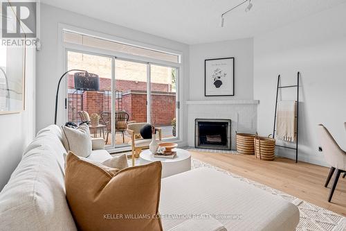 82 St Nicholas Street, Toronto, ON - Indoor Photo Showing Living Room With Fireplace