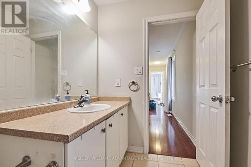 33 Pringdale Gardens Circle, Toronto, ON - Indoor Photo Showing Bathroom