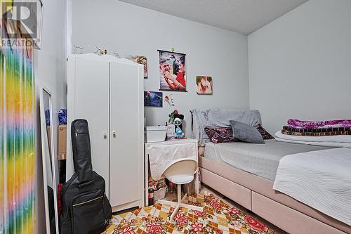33 Pringdale Gardens Circle, Toronto, ON - Indoor Photo Showing Bedroom