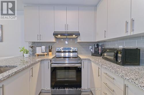 14 - 2607 Magdalen Path W, Oshawa, ON - Indoor Photo Showing Kitchen With Upgraded Kitchen