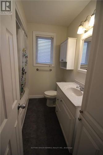 63 Aurora Heights Drive, Aurora, ON - Indoor Photo Showing Bathroom