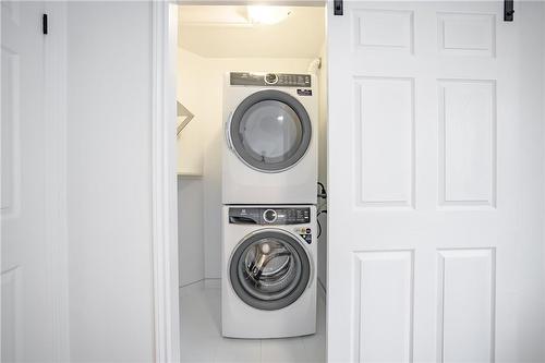 1309 Blanshard Drive, Burlington, ON - Indoor Photo Showing Laundry Room
