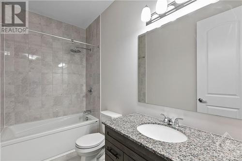158 Aubrais Crescent, Ottawa, ON - Indoor Photo Showing Bathroom