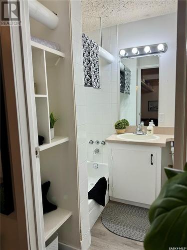 28 2201 14Th Avenue, Regina, SK - Indoor Photo Showing Bathroom