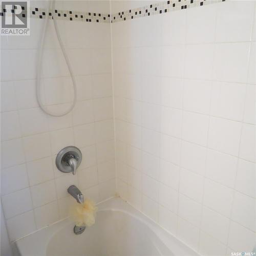 3308 College Avenue, Regina, SK - Indoor Photo Showing Bathroom