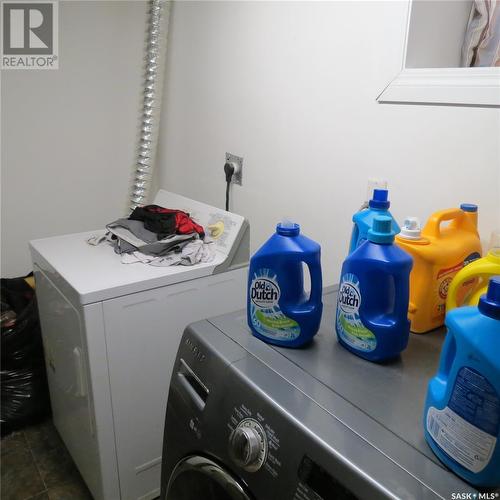 3308 College Avenue, Regina, SK - Indoor Photo Showing Laundry Room