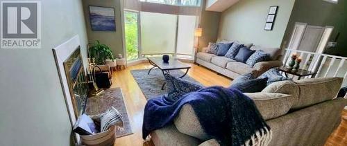 9201 7 Street, Dawson Creek, BC - Indoor Photo Showing Living Room