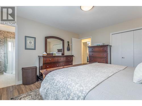 168 Bornais Street E, Kelowna, BC - Indoor Photo Showing Bedroom