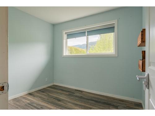 3429 9Th Avenue, Castlegar, BC - Indoor Photo Showing Other Room