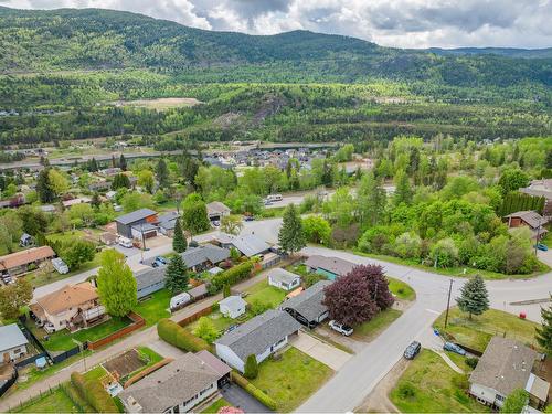 3429 9Th Avenue, Castlegar, BC - Outdoor With View