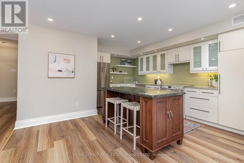 101 - 70 Elmsthorpe Avenue, Toronto, ON - Indoor Photo Showing Kitchen With Upgraded Kitchen