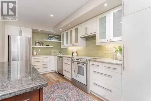 101 - 70 Elmsthorpe Avenue, Toronto, ON - Indoor Photo Showing Kitchen With Upgraded Kitchen