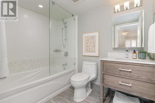 101 - 70 Elmsthorpe Avenue, Toronto, ON - Indoor Photo Showing Bathroom