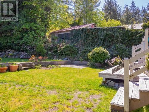 6874 Cranberry Street, Powell River, BC - Outdoor With Backyard