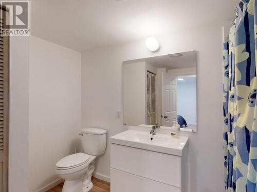 6874 Cranberry Street, Powell River, BC - Indoor Photo Showing Bathroom