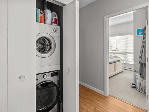 202-785 Tyee Rd, Victoria, BC - Indoor Photo Showing Laundry Room