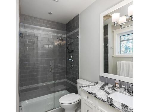 4041 Palmetto Pl, Saanich, BC - Indoor Photo Showing Bathroom