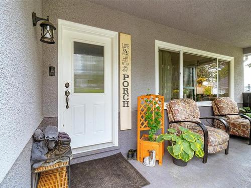 4080 Holland Ave, Saanich, BC - Outdoor With Deck Patio Veranda With Exterior