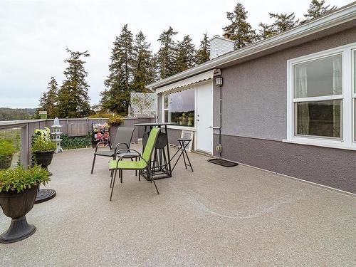 4080 Holland Ave, Saanich, BC - Outdoor With Exterior