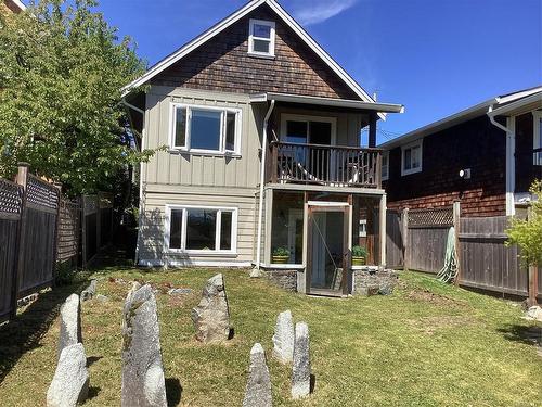 2723 Maryport Ave, Cumberland, BC - Outdoor