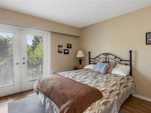 1219 Duke St, Saanich, BC - Indoor Photo Showing Bedroom