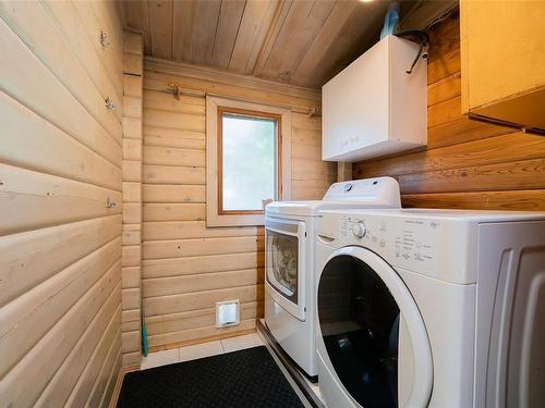 1397 Pilot Way, Nanoose Bay, BC - Indoor Photo Showing Laundry Room