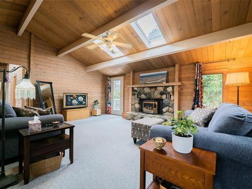 1397 Pilot Way, Nanoose Bay, BC - Indoor Photo Showing Living Room With Fireplace