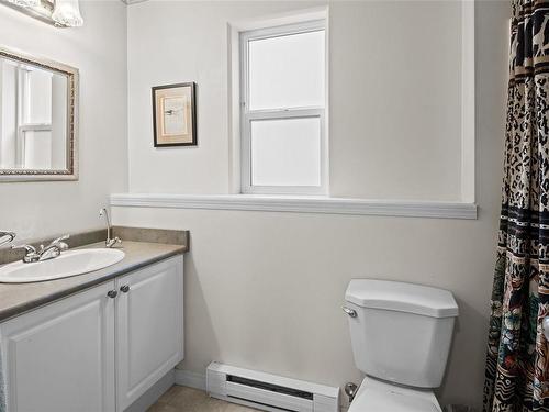2612 Pinnacle Way, Langford, BC - Indoor Photo Showing Bathroom