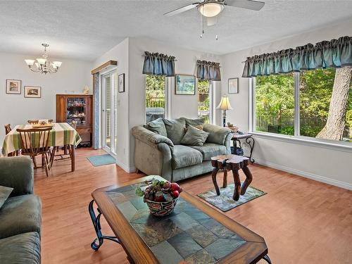 2612 Pinnacle Way, Langford, BC - Indoor Photo Showing Living Room