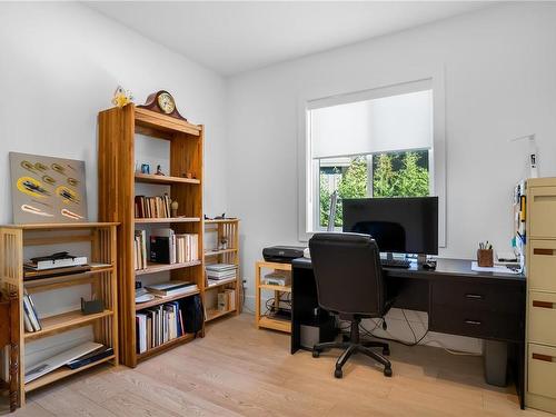 7337 Lakefront Pl, Lake Cowichan, BC - Indoor Photo Showing Office
