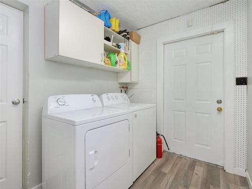 6967 Grant Rd West, Sooke, BC - Indoor Photo Showing Laundry Room